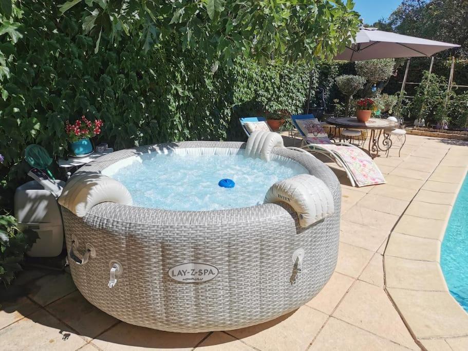 Apartamento Le Jardin De Mae Bouc-Bel-Air Exterior foto