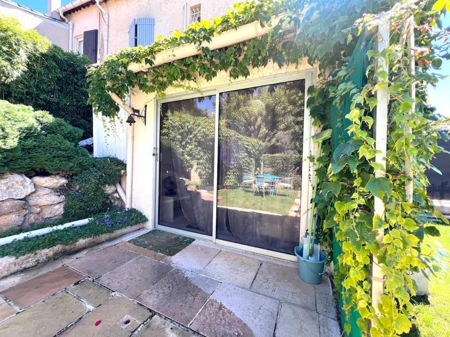 Apartamento Le Jardin De Mae Bouc-Bel-Air Exterior foto
