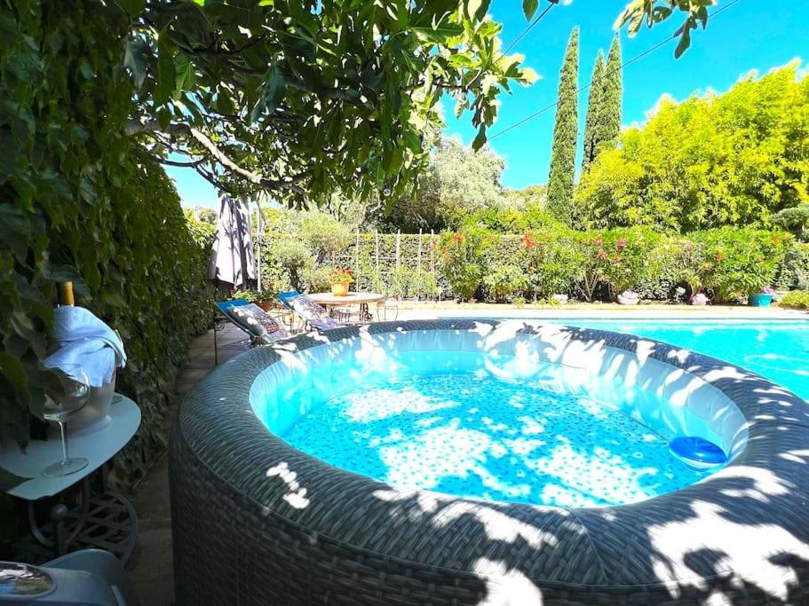 Apartamento Le Jardin De Mae Bouc-Bel-Air Exterior foto