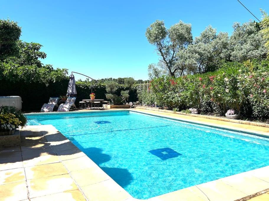 Apartamento Le Jardin De Mae Bouc-Bel-Air Exterior foto